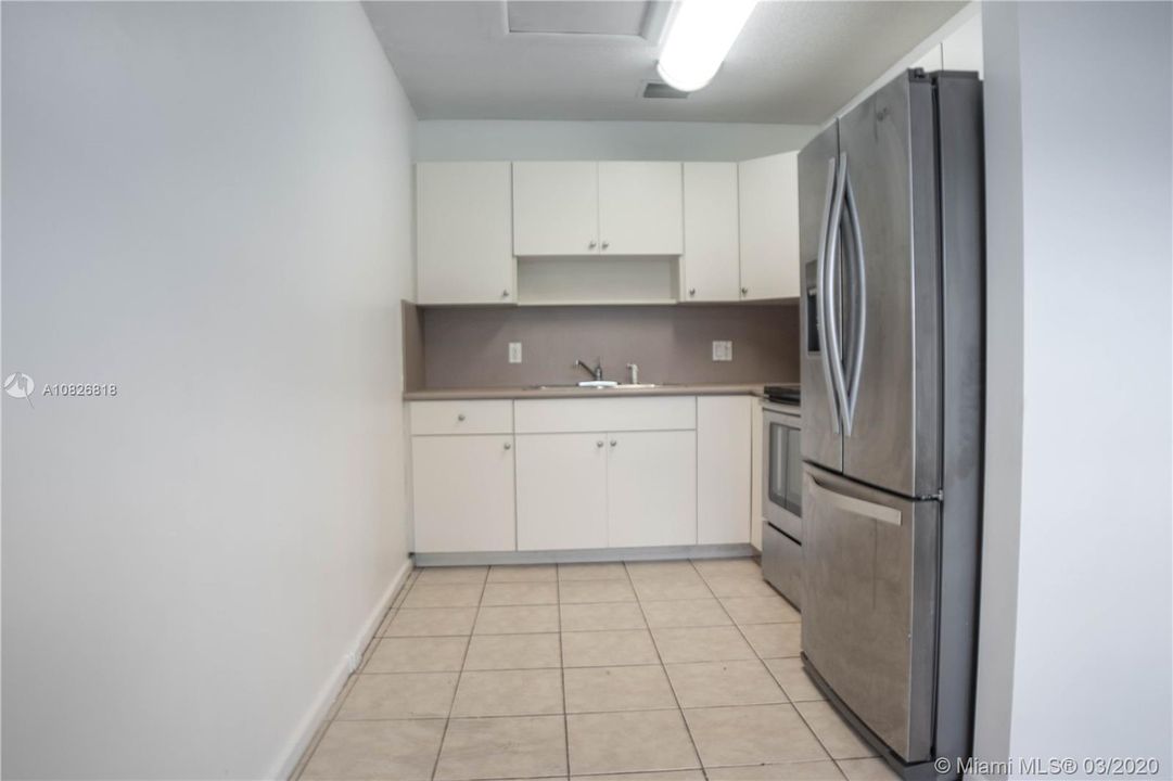 最近售出: $115,000 (2 贝兹, 1 浴室, 953 平方英尺)