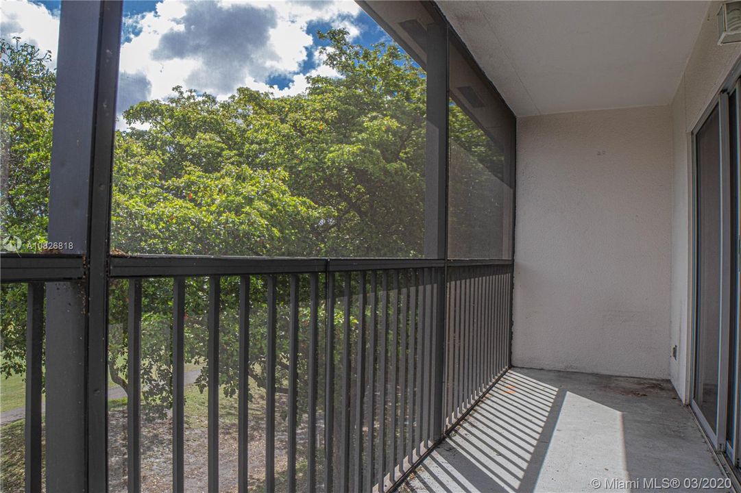 最近售出: $115,000 (2 贝兹, 1 浴室, 953 平方英尺)