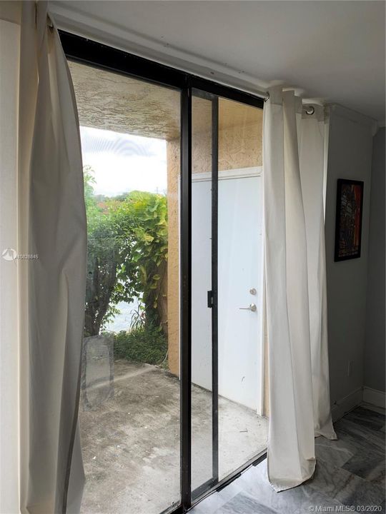 Vendido Recientemente: $175,000 (3 camas, 2 baños, 1288 Pies cuadrados)