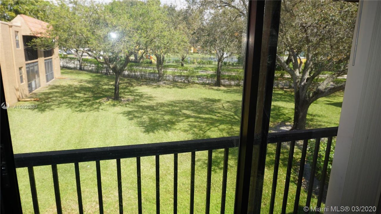 Recently Sold: $150,000 (2 beds, 2 baths, 1080 Square Feet)