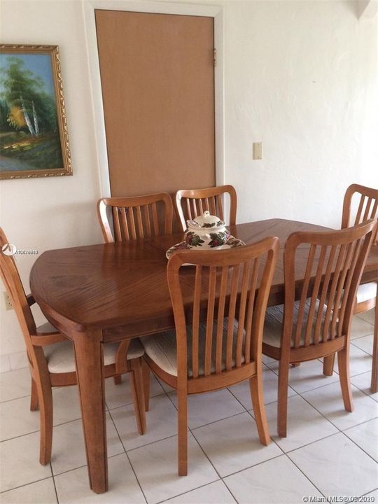 Dining room between Family room and Kitchen