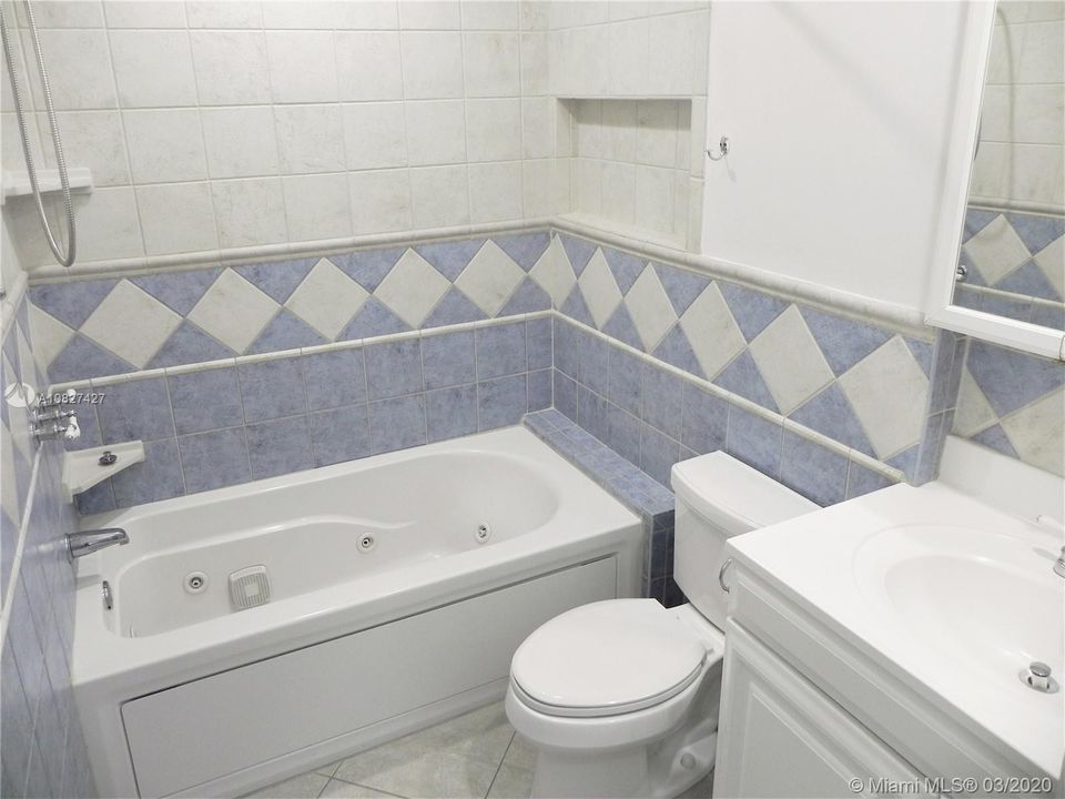 Недавно арендовано: $1,850 (2 спален, 2 ванн, 1080 Квадратных фут)