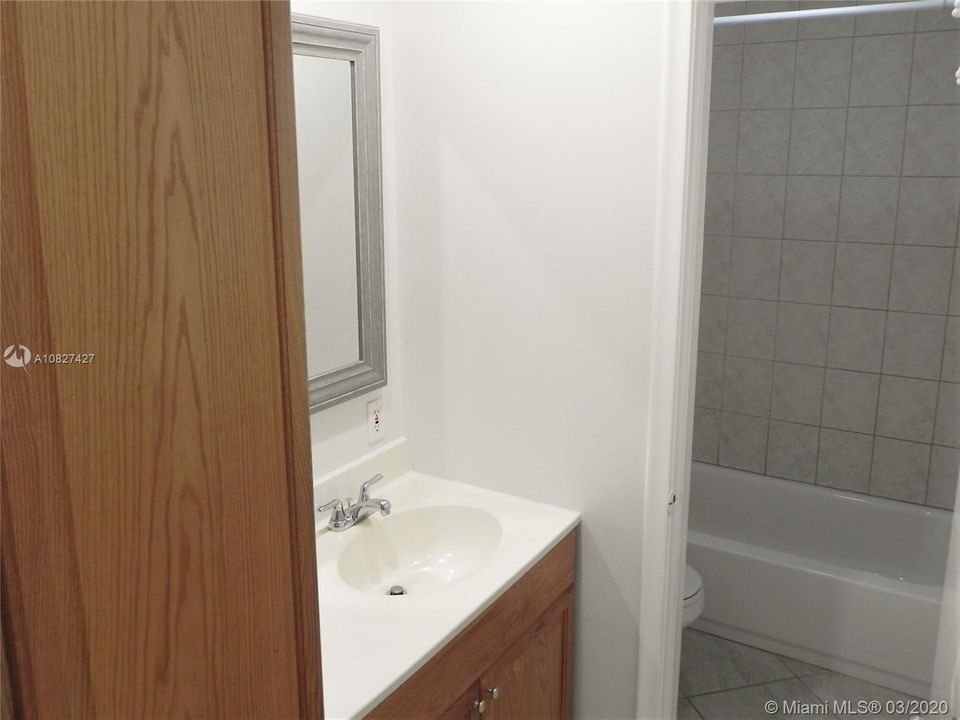 Недавно арендовано: $1,850 (2 спален, 2 ванн, 1080 Квадратных фут)
