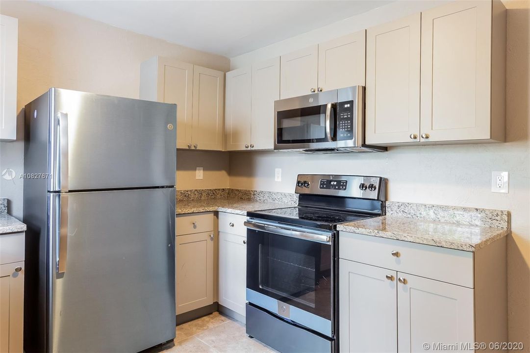 Recently Sold: $285,000 (4 beds, 3 baths, 1982 Square Feet)