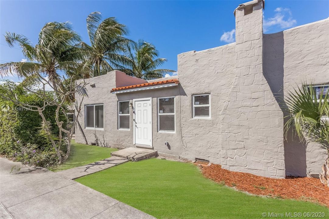 Recently Sold: $285,000 (4 beds, 3 baths, 1982 Square Feet)