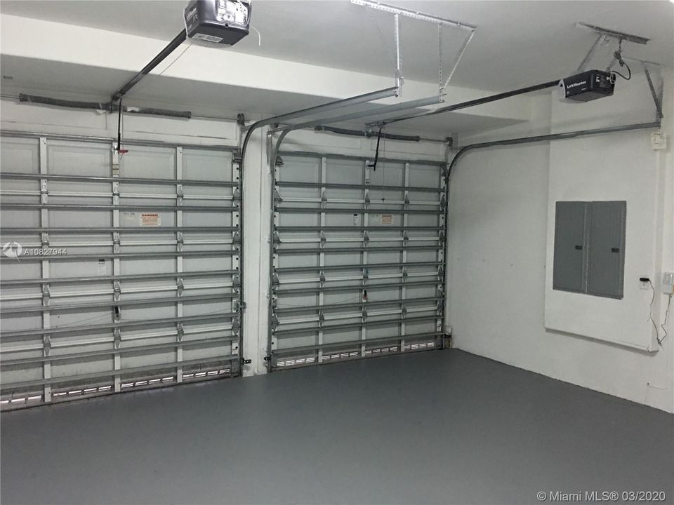 Недавно арендовано: $3,800 (5 спален, 4 ванн, 3210 Квадратных фут)