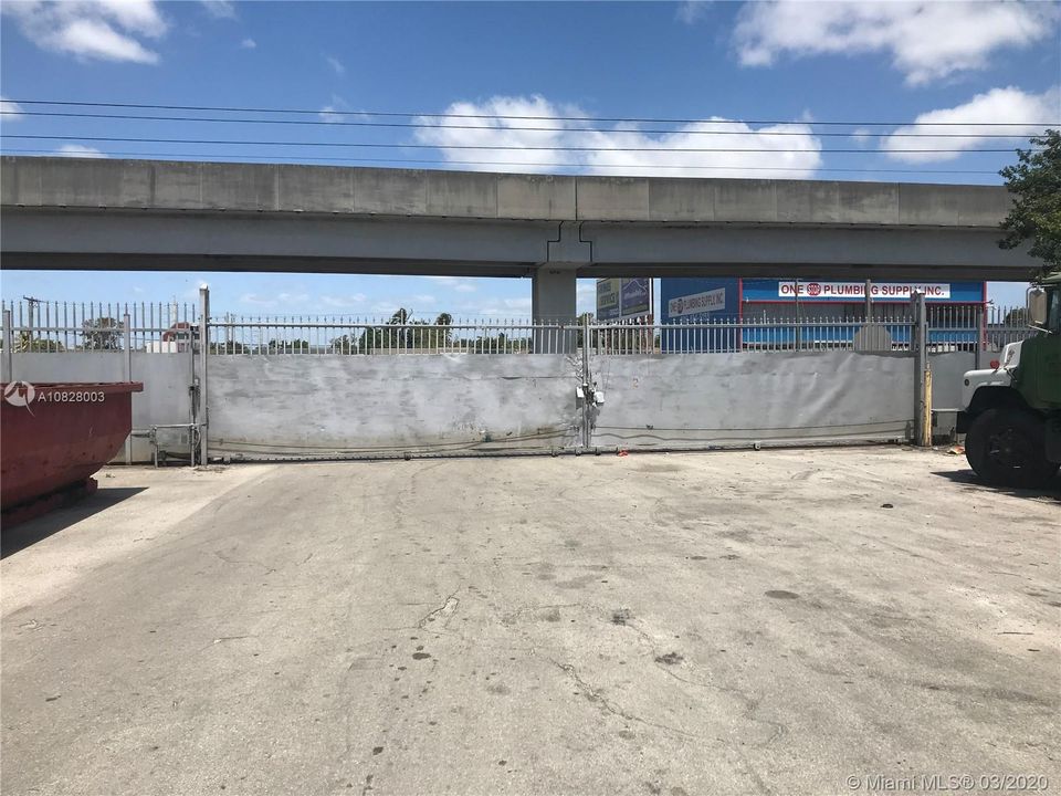 Vendido Recientemente: $2,200,000 (0 camas, 0 baños, 560 Pies cuadrados)
