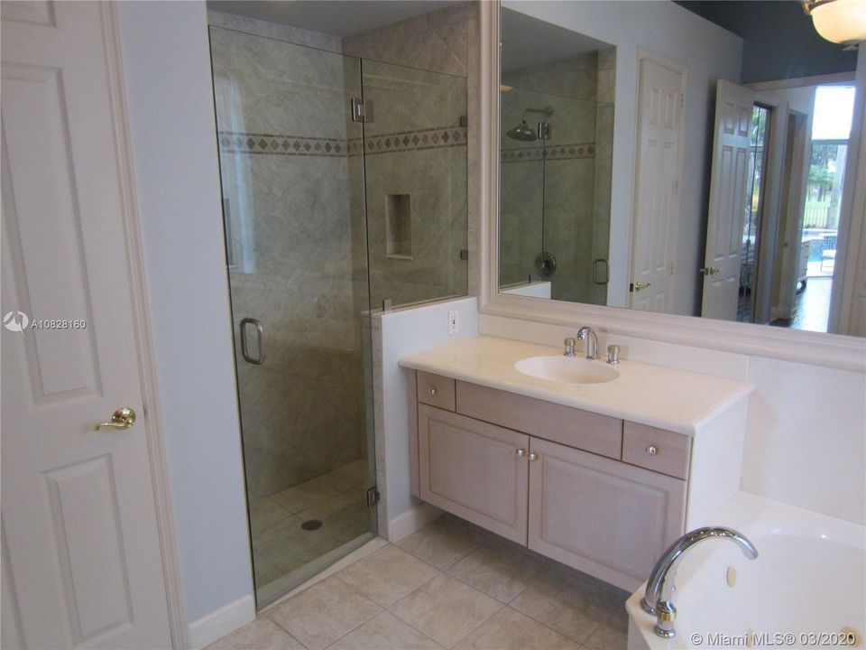 MASTER BATH.