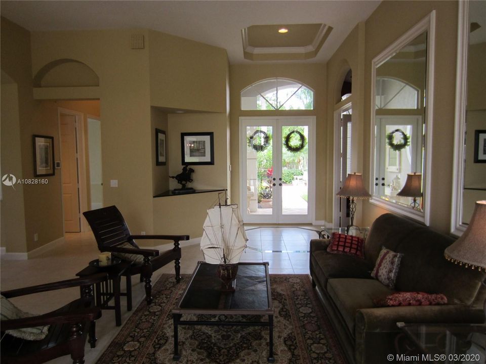 FRONT ENTRY INTO LIVING ROOM.