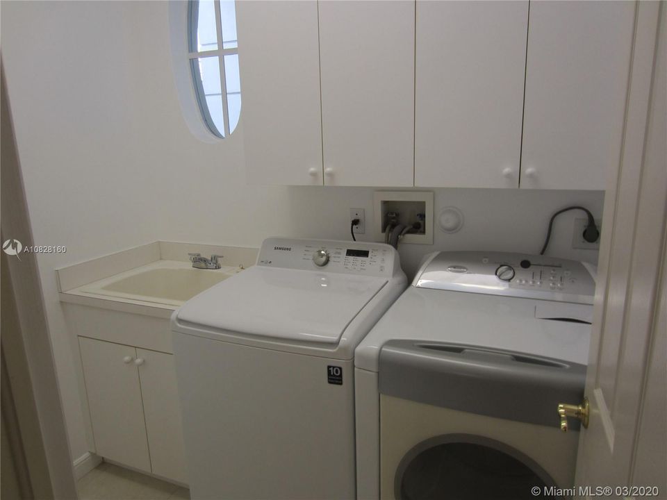 LAUNDRY ROOM.