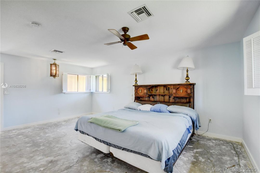 Recently Sold: $939,900 (4 beds, 3 baths, 3040 Square Feet)