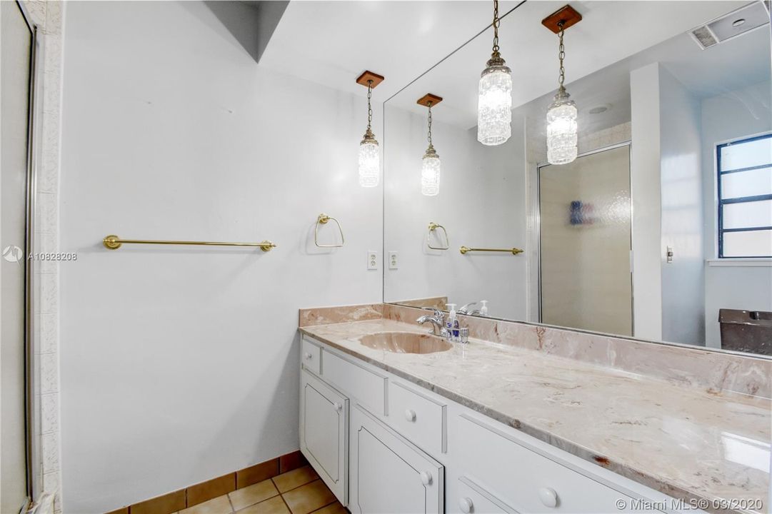 Recently Sold: $939,900 (4 beds, 3 baths, 3040 Square Feet)