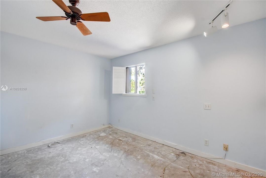 Recently Sold: $939,900 (4 beds, 3 baths, 3040 Square Feet)