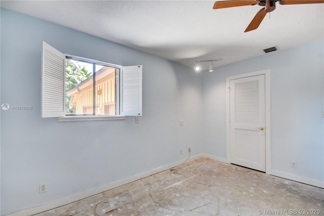 Recently Sold: $939,900 (4 beds, 3 baths, 3040 Square Feet)