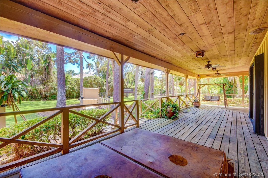 Recently Sold: $939,900 (4 beds, 3 baths, 3040 Square Feet)
