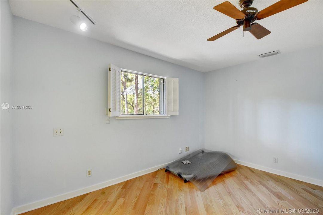 Recently Sold: $939,900 (4 beds, 3 baths, 3040 Square Feet)