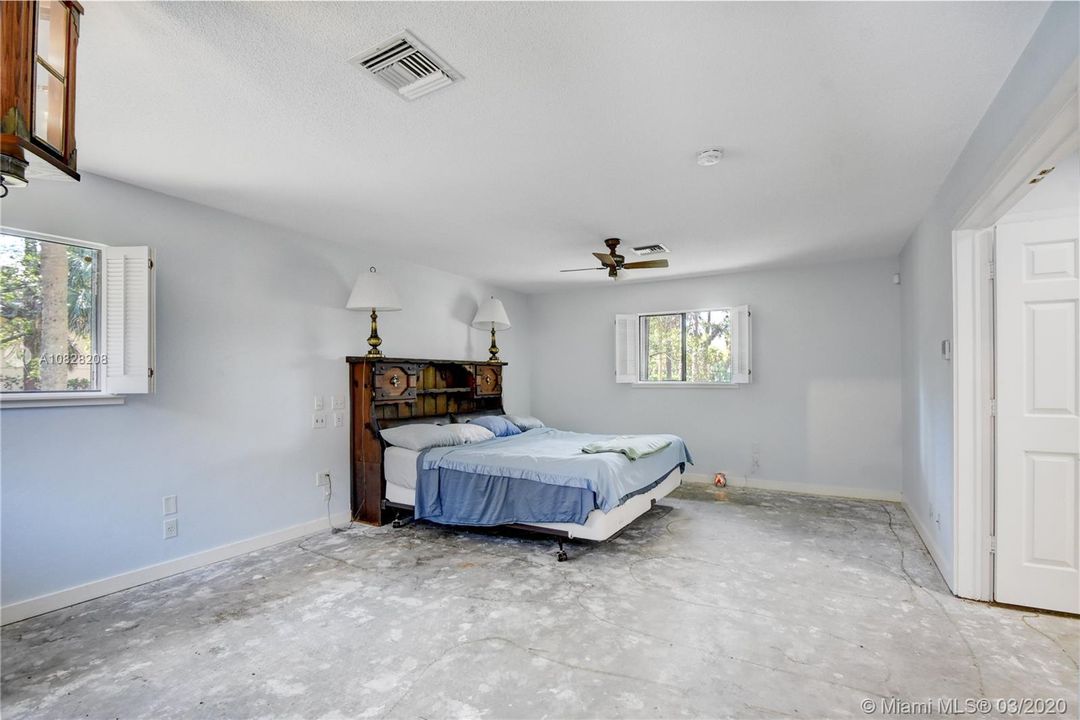 Recently Sold: $939,900 (4 beds, 3 baths, 3040 Square Feet)