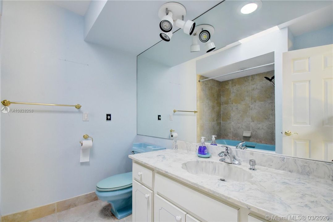 Recently Sold: $939,900 (4 beds, 3 baths, 3040 Square Feet)