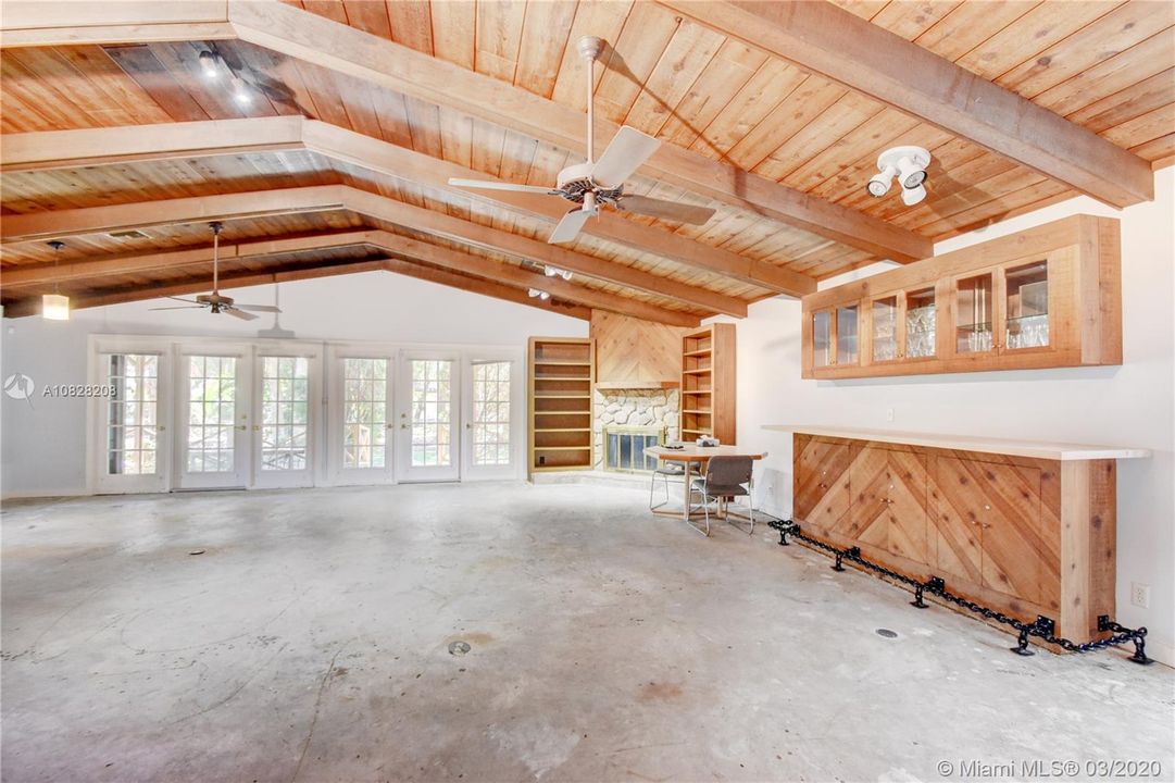 Recently Sold: $939,900 (4 beds, 3 baths, 3040 Square Feet)