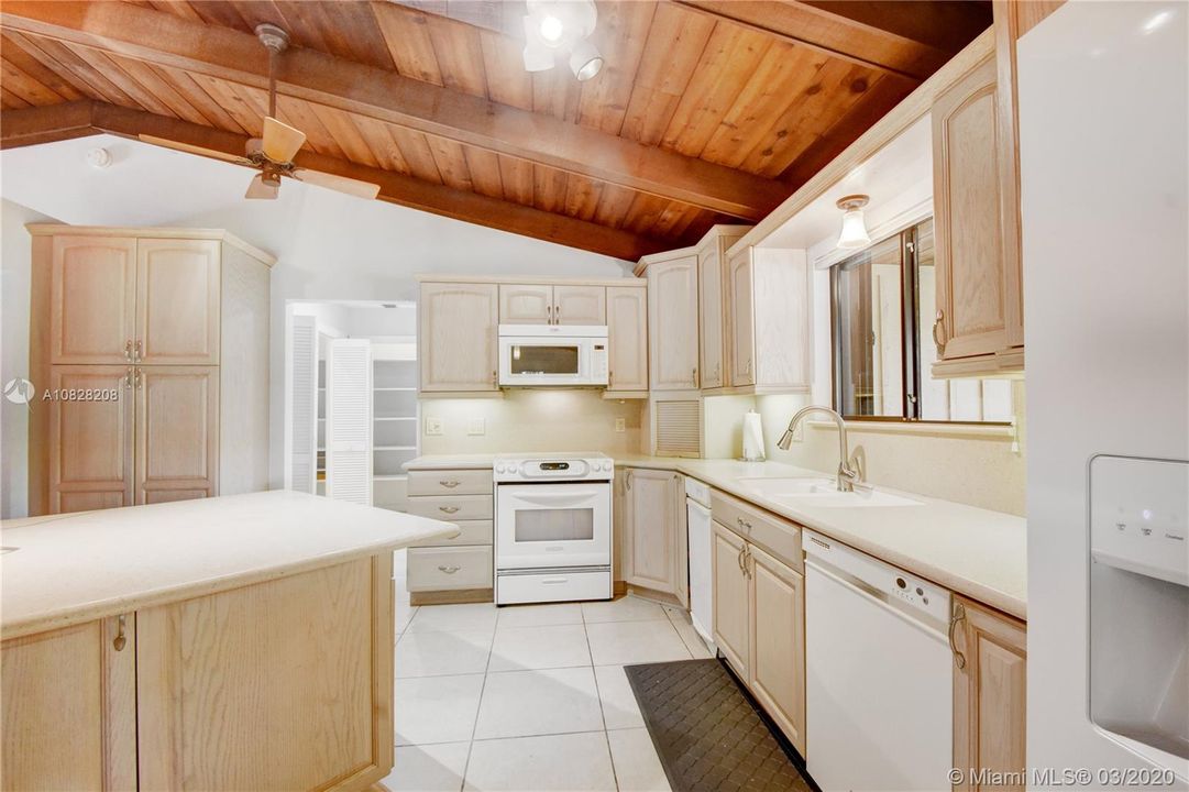 Recently Sold: $939,900 (4 beds, 3 baths, 3040 Square Feet)