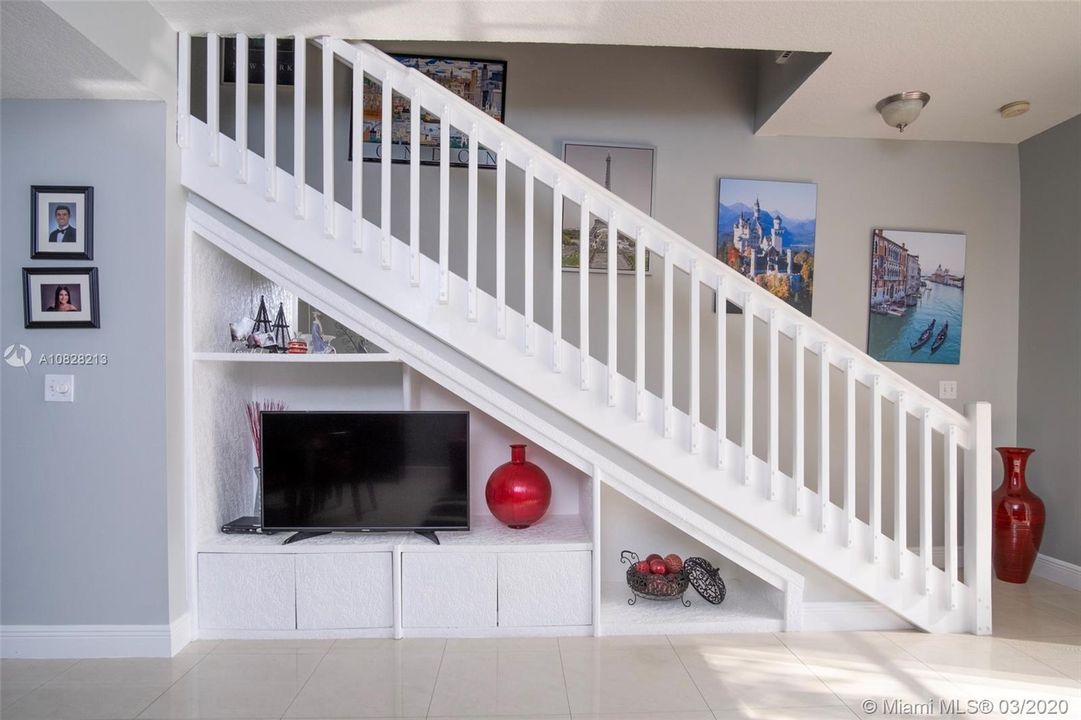 Recently Sold: $319,900 (2 beds, 2 baths, 1131 Square Feet)