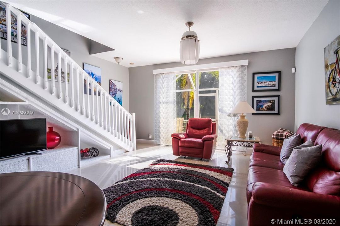 Recently Sold: $319,900 (2 beds, 2 baths, 1131 Square Feet)