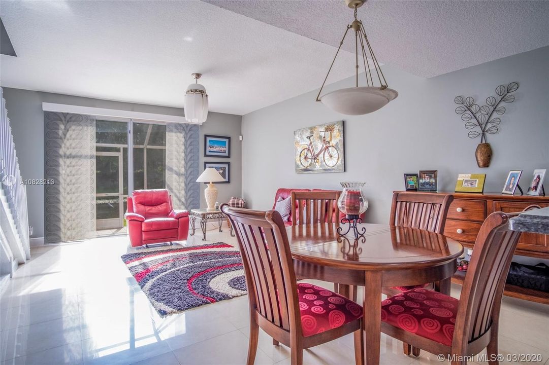 Recently Sold: $319,900 (2 beds, 2 baths, 1131 Square Feet)