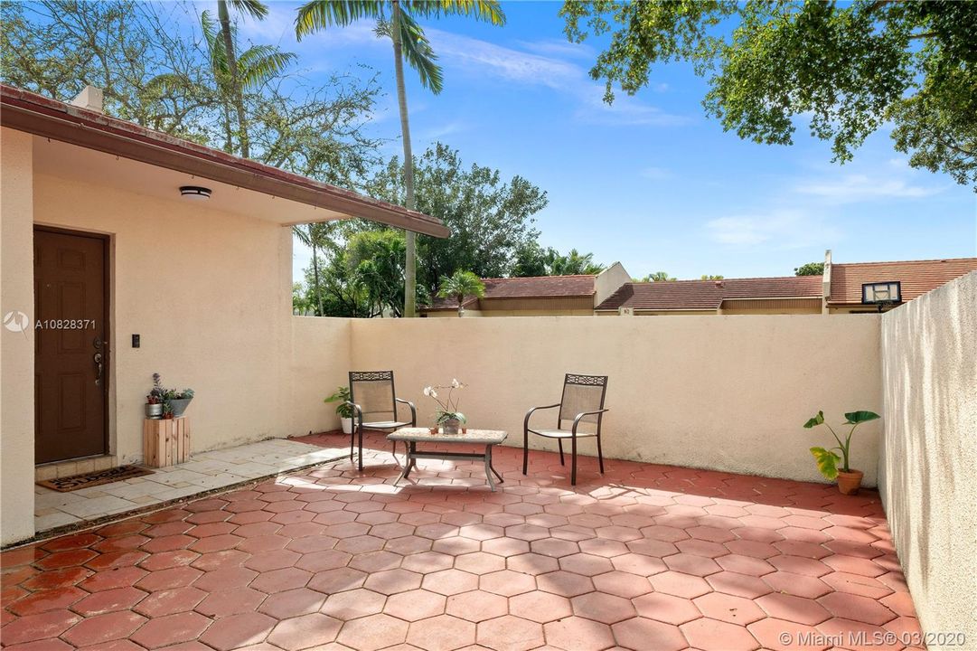 Huge front patio
