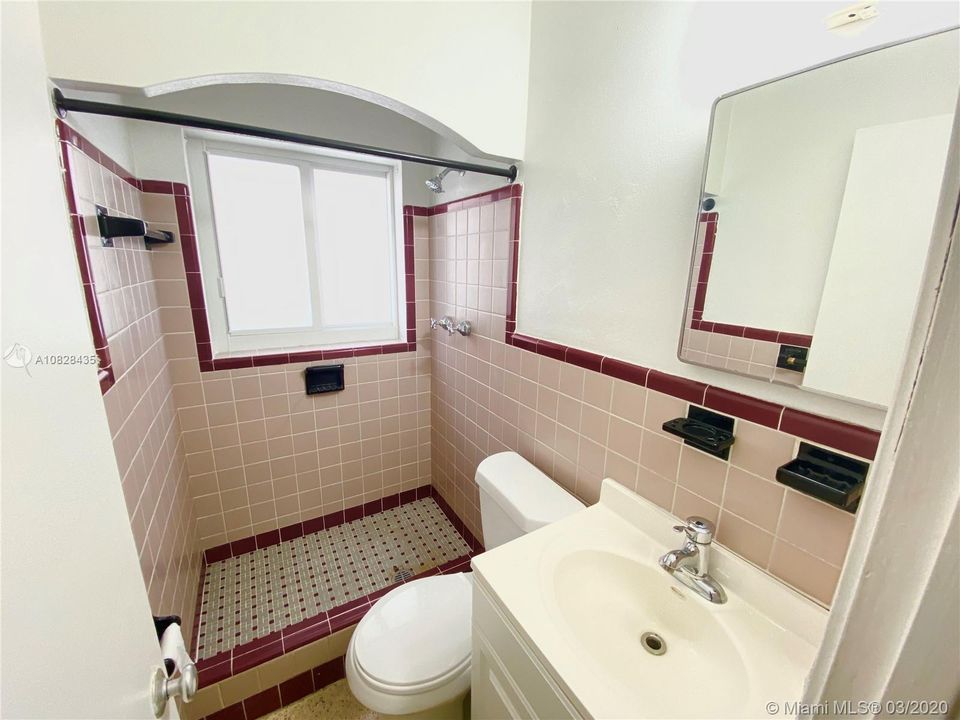 最近租的: $750 (1 贝兹, 1 浴室, 1644 平方英尺)