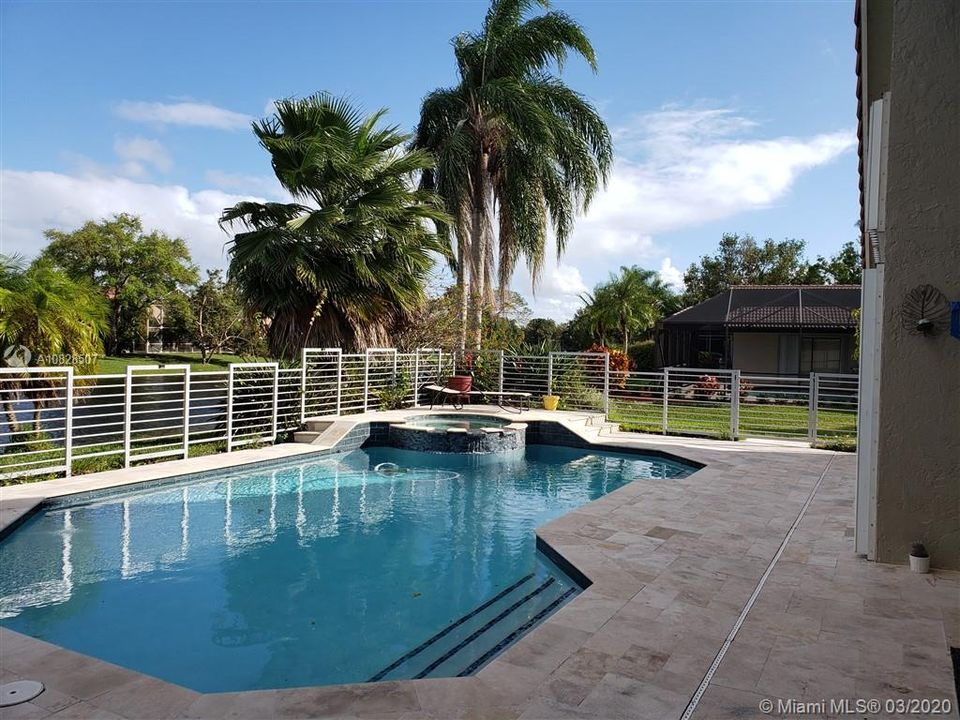 Vendido Recientemente: $579,000 (5 camas, 3 baños, 2818 Pies cuadrados)