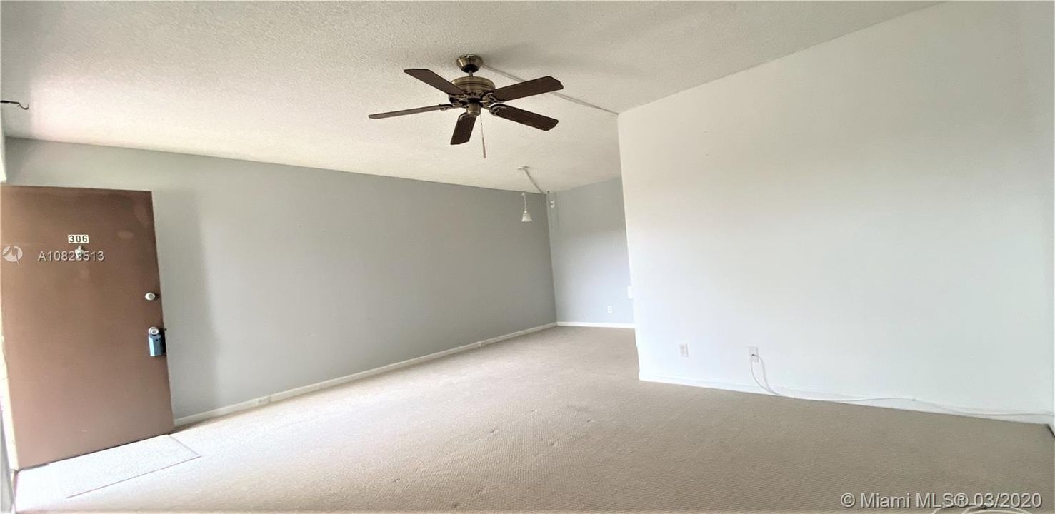 Recently Sold: $65,990 (1 beds, 1 baths, 811 Square Feet)