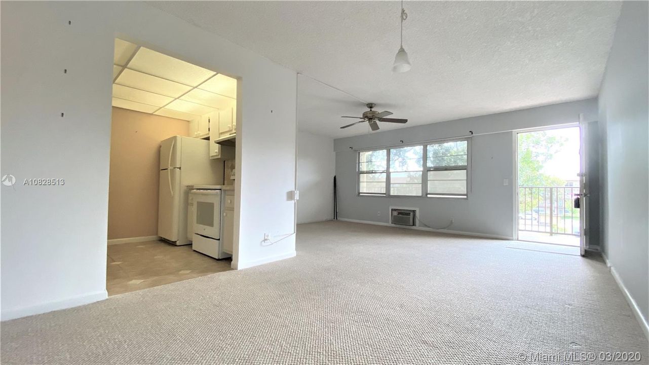 Recently Sold: $65,990 (1 beds, 1 baths, 811 Square Feet)