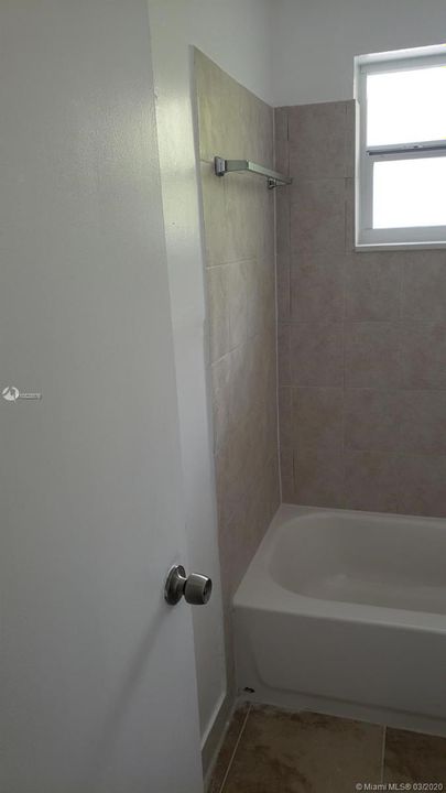Recently Rented: $1,250 (0 beds, 1 baths, 525 Square Feet)