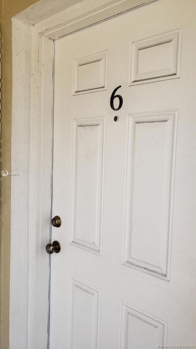 Recently Rented: $1,250 (0 beds, 1 baths, 525 Square Feet)