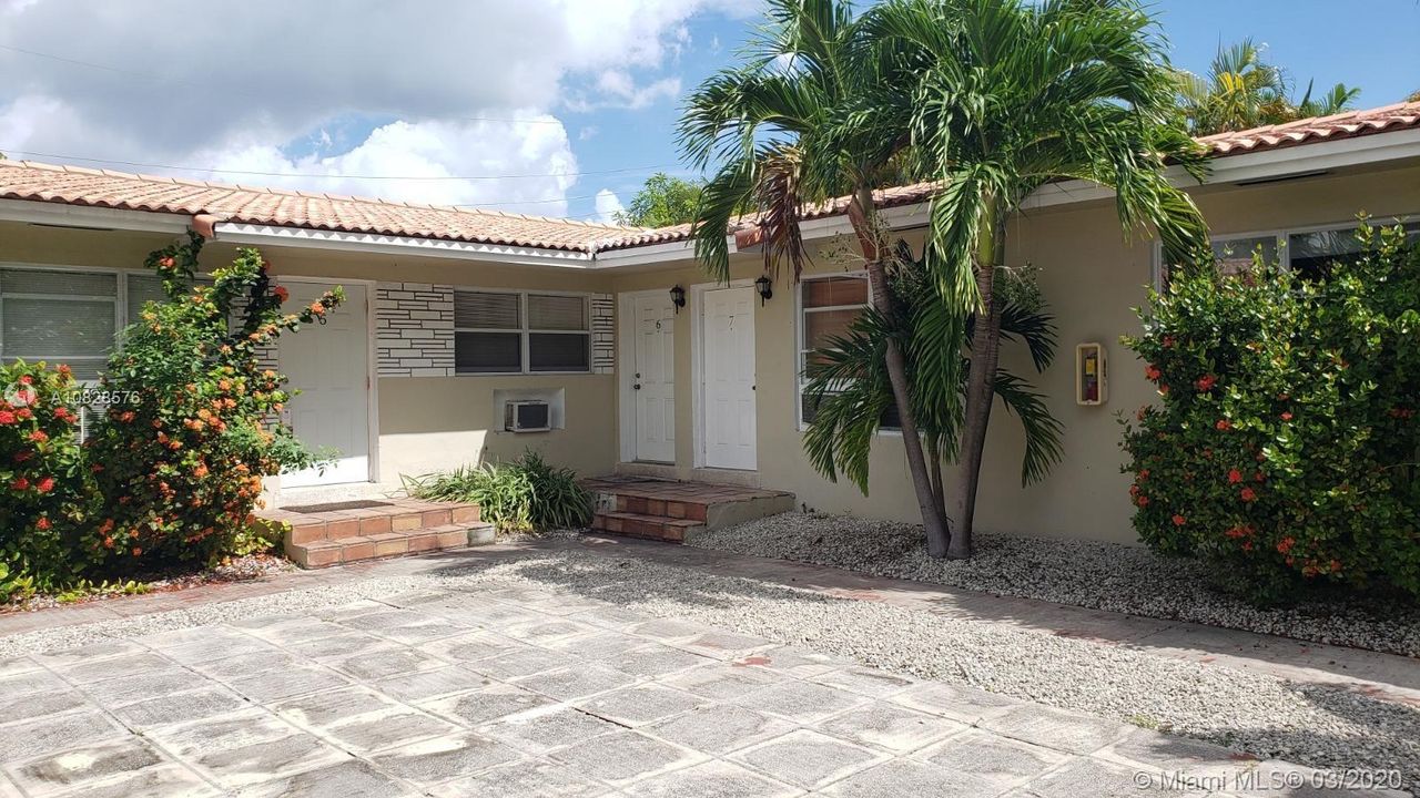 Recently Rented: $1,250 (0 beds, 1 baths, 525 Square Feet)