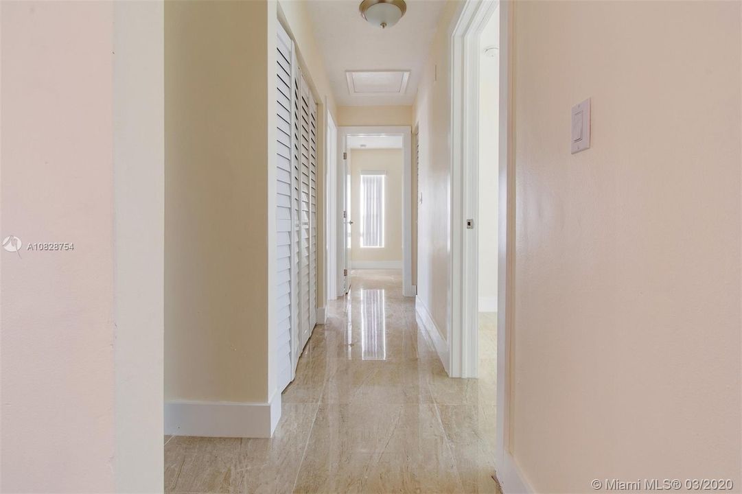Недавно продано: $299,000 (3 спален, 2 ванн, 1104 Квадратных фут)