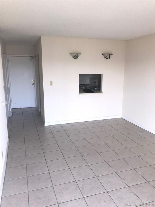 Recently Rented: $1,200 (1 beds, 1 baths, 605 Square Feet)