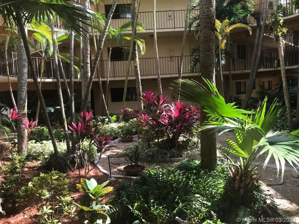 Recently Sold: $152,500 (1 beds, 1 baths, 705 Square Feet)