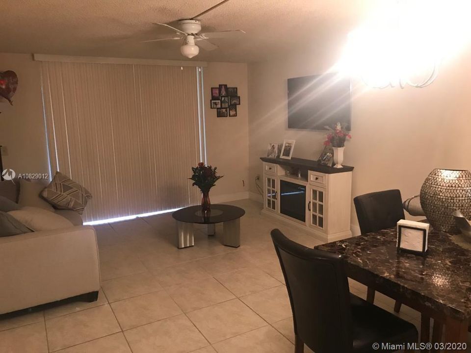 Recently Sold: $152,500 (1 beds, 1 baths, 705 Square Feet)