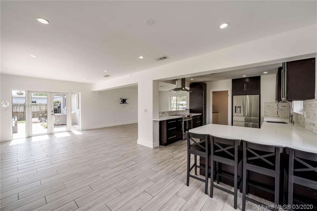 Recently Rented: $3,500 (3 beds, 2 baths, 1666 Square Feet)