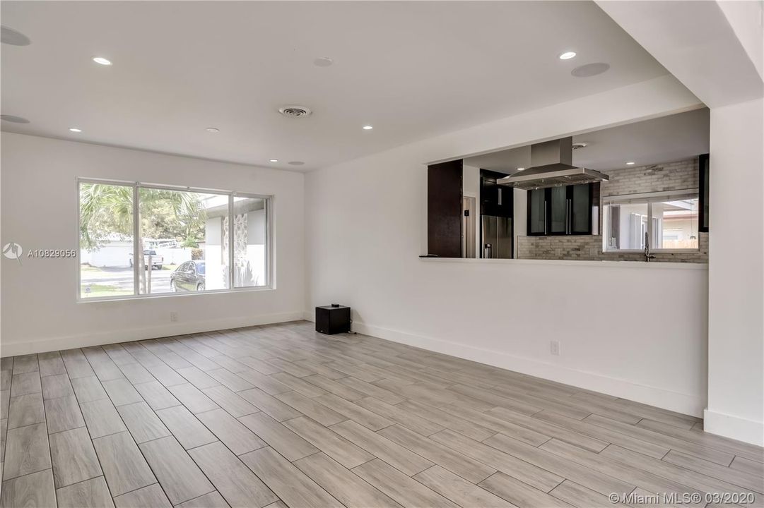 Recently Rented: $3,500 (3 beds, 2 baths, 1666 Square Feet)