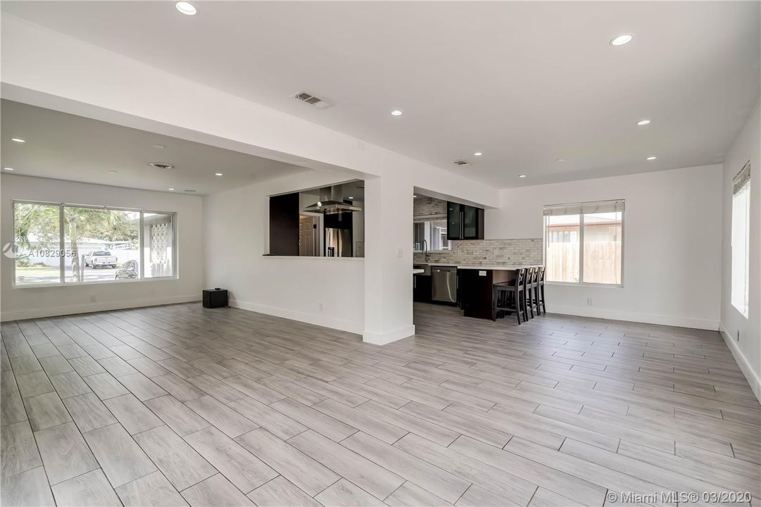 Recently Rented: $3,500 (3 beds, 2 baths, 1666 Square Feet)