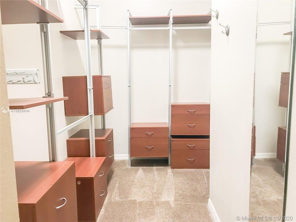 Недавно продано: $415,000 (4 спален, 3 ванн, 2368 Квадратных фут)