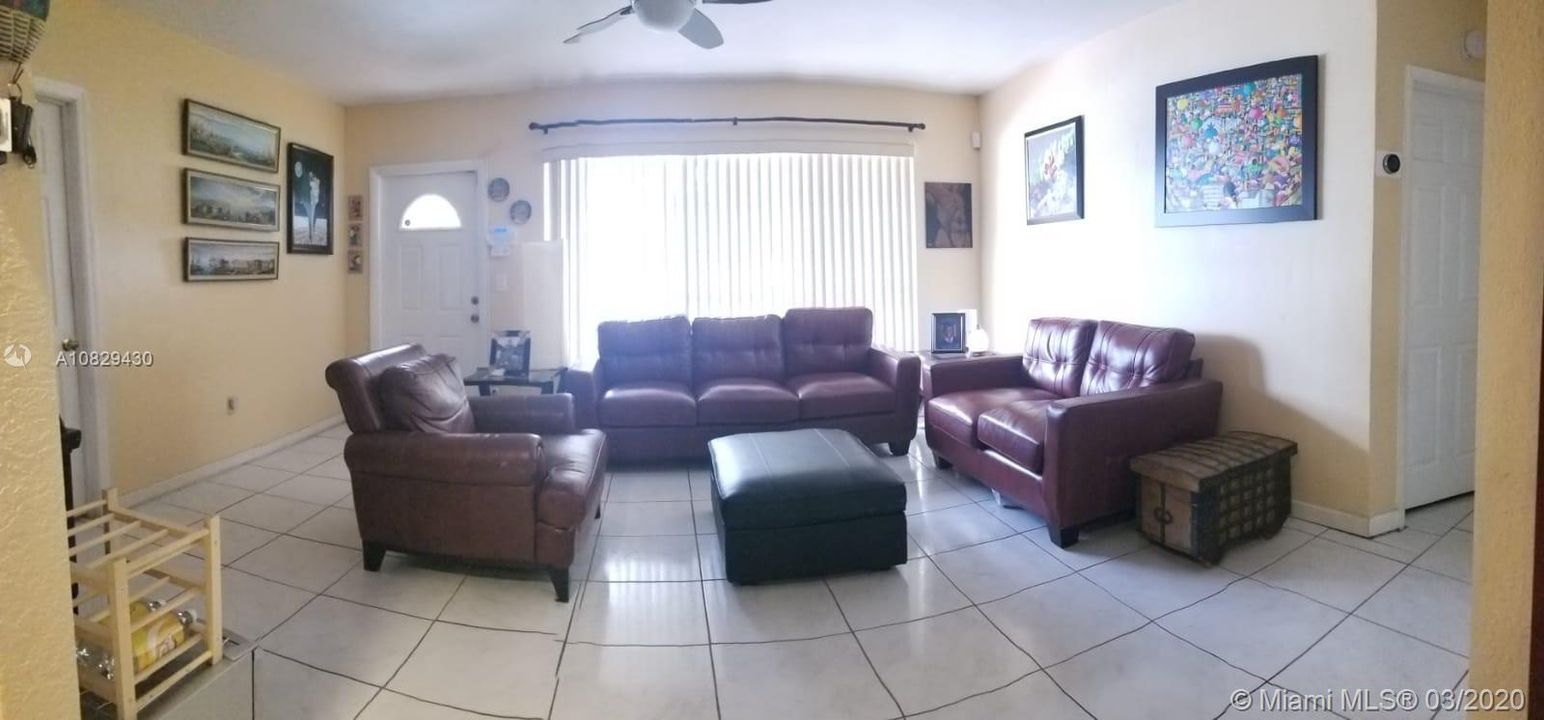 Vendido Recientemente: $290,000 (3 camas, 2 baños, 1230 Pies cuadrados)