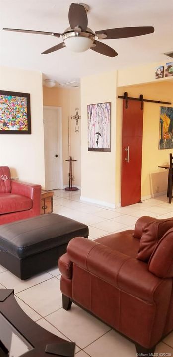 Vendido Recientemente: $290,000 (3 camas, 2 baños, 1230 Pies cuadrados)