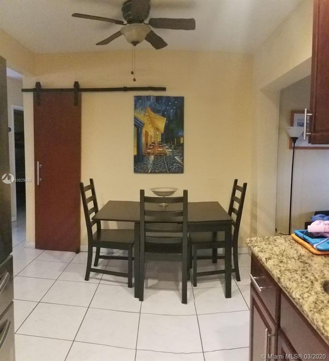Vendido Recientemente: $290,000 (3 camas, 2 baños, 1230 Pies cuadrados)