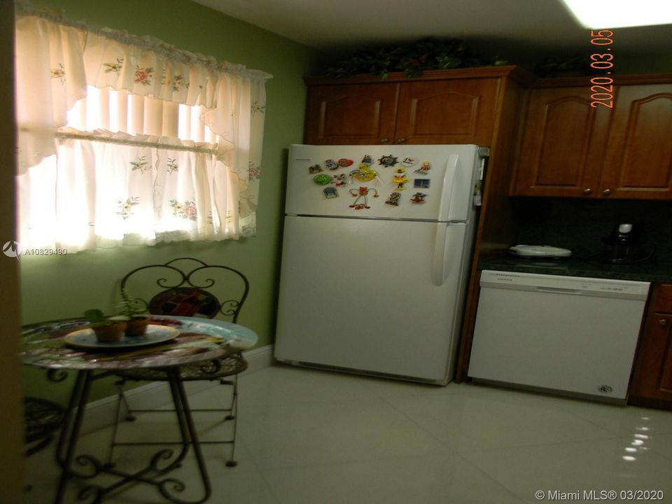 Vendido Recientemente: $150,000 (1 camas, 1 baños, 705 Pies cuadrados)