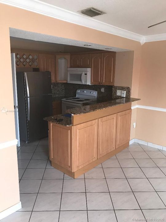 Vendido Recientemente: $139,900 (1 camas, 1 baños, 528 Pies cuadrados)