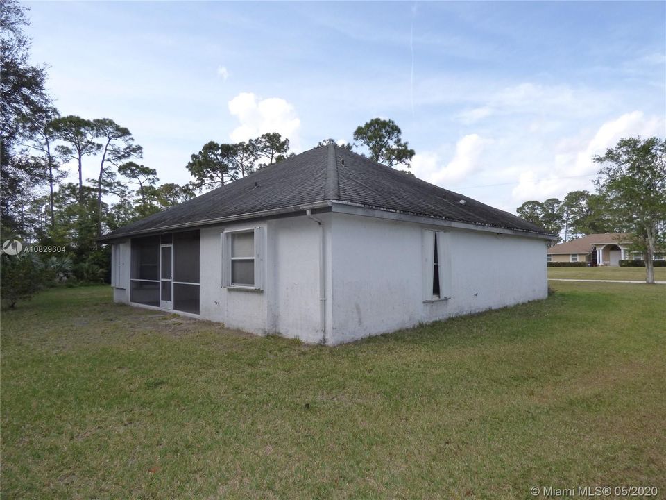 Recently Sold: $256,000 (3 beds, 2 baths, 1368 Square Feet)