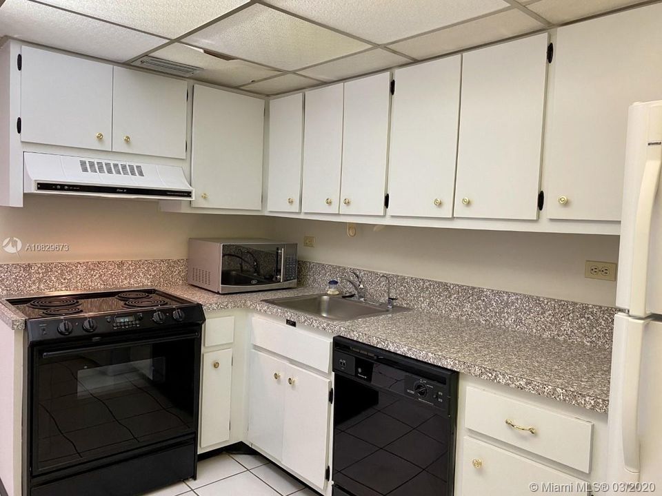 Recently Rented: $1,550 (2 beds, 2 baths, 1102 Square Feet)